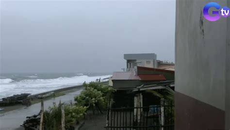 5 families evacuated due to landslides in Ilocos Norte.